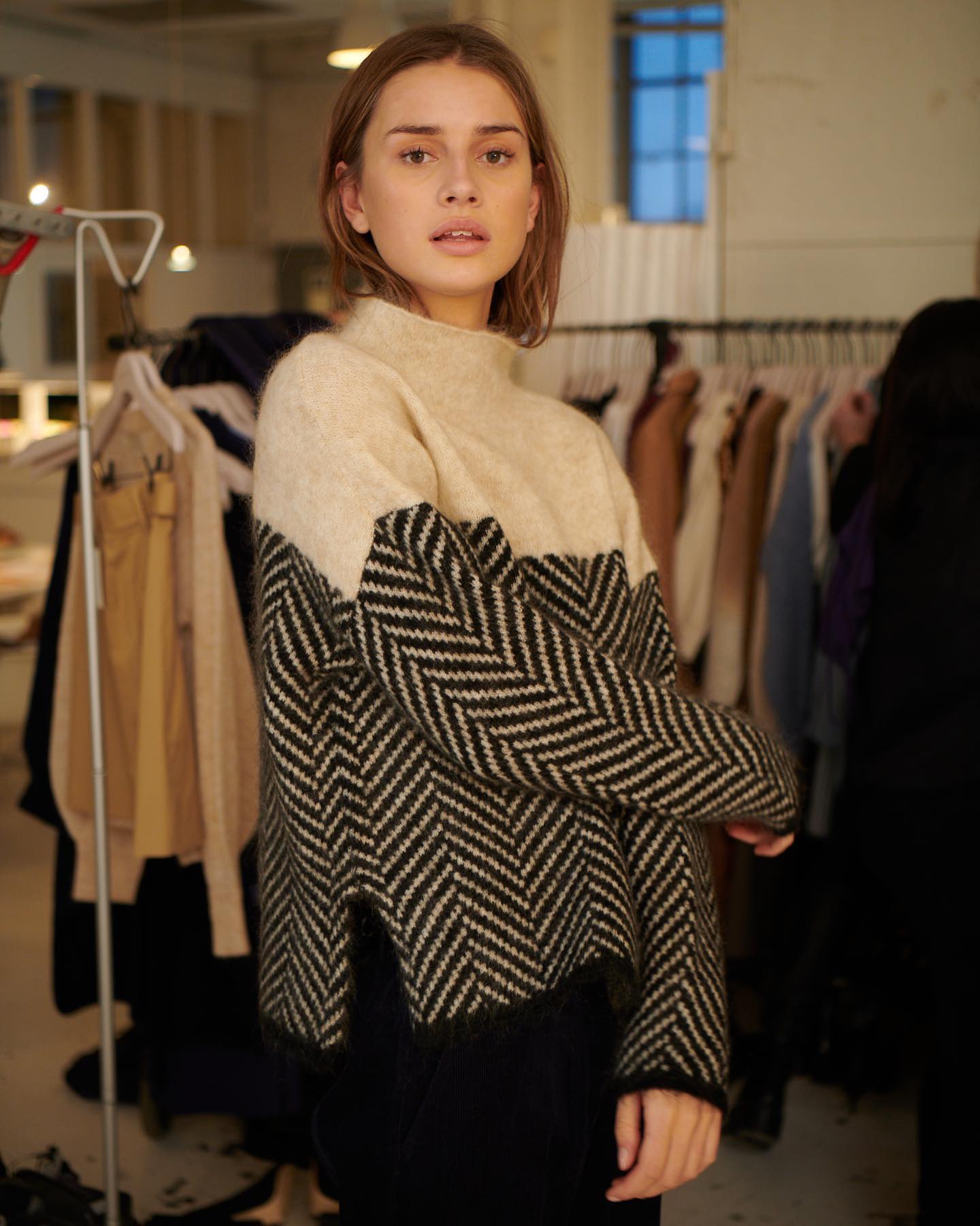 Verão 2023
tendências inverno
tendência para o inverno
sueter peluciado
sueter feminino
roupa de inverno feminina barata
roupa de inverno
moda inverno
jaqueta de inverno
inverno24
inverno
feminino gola alta
casaco de inverno
blazer inverno