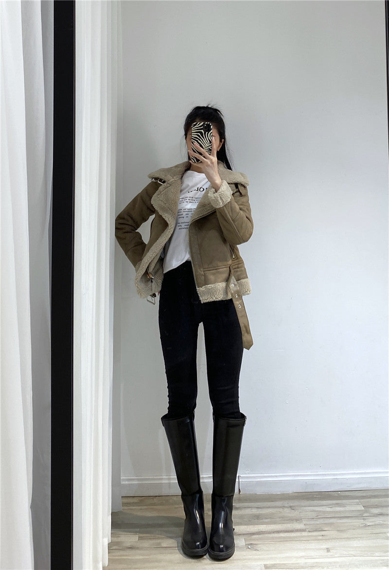 Jaqueta Feminina de Couro Forrada em Lã - Ursula + Brinde