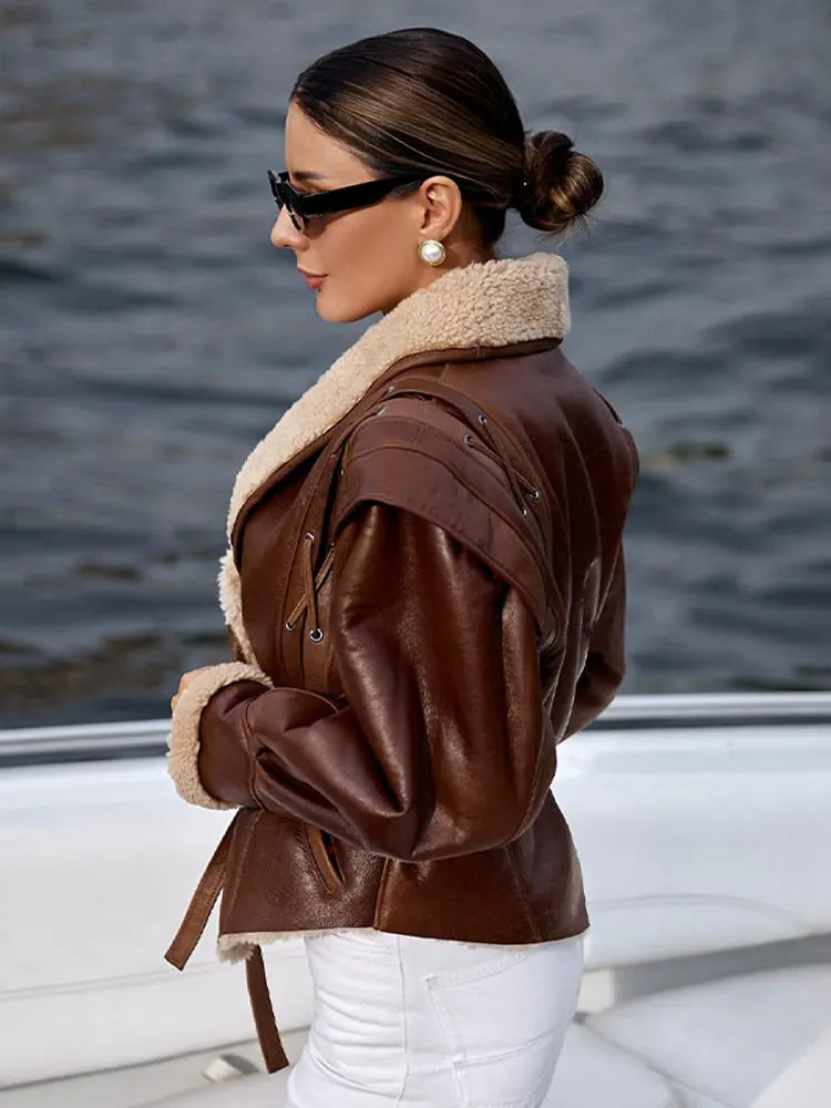 Jaqueta Feminina de Couro com Estilo Urbano – Nádia