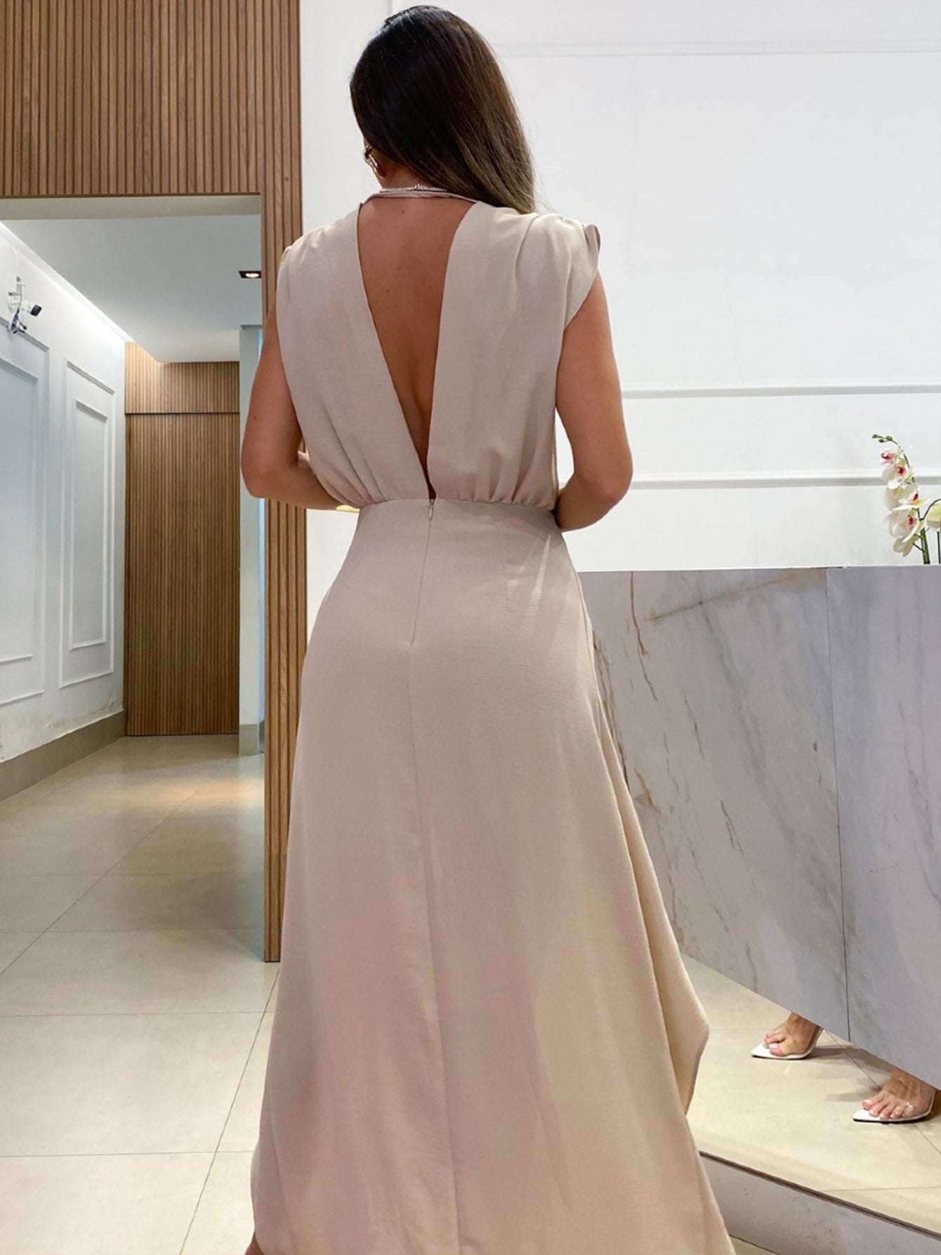 Vestido Elegante e Moderno
