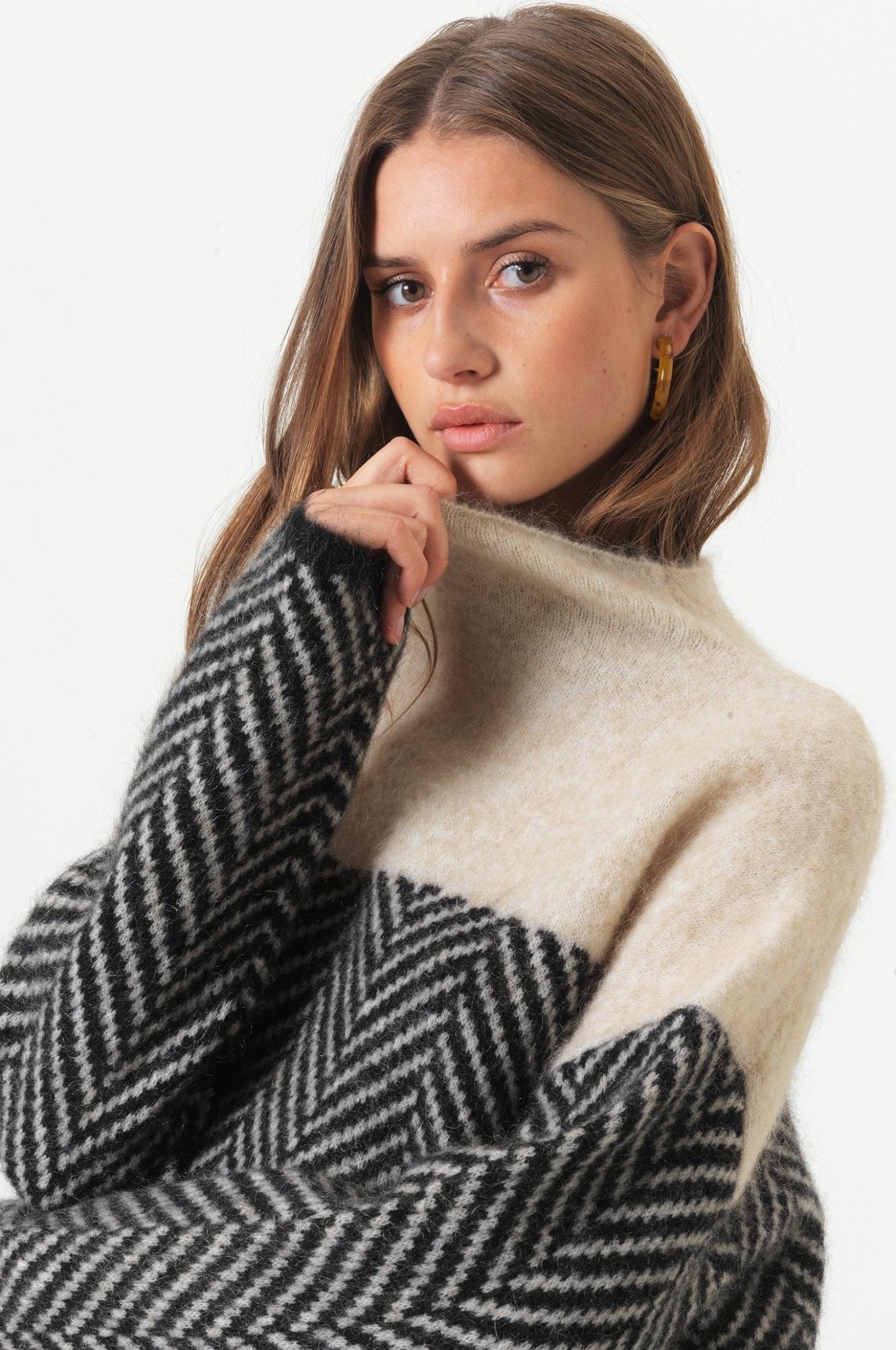 Verão 2023
tendências inverno
tendência para o inverno
sueter peluciado
sueter feminino
roupa de inverno feminina barata
roupa de inverno
moda inverno
jaqueta de inverno
inverno24
inverno
feminino gola alta
casaco de inverno
blazer inverno