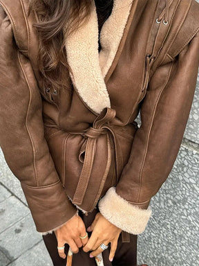 Jaqueta Feminina de Couro com Estilo Urbano – Nádia