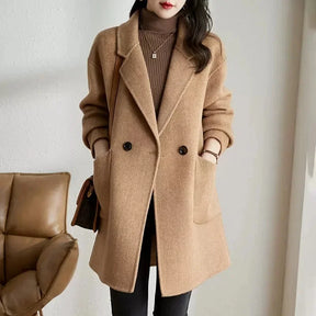 casacos e jaquetas

casaco de inverno

casaco feminino

casacos

casaco de frio

Casaco

casaco de luxo

casaco de lã

casaco impermeável

casaco de lâ batida

casaco para frio

casaco longo

